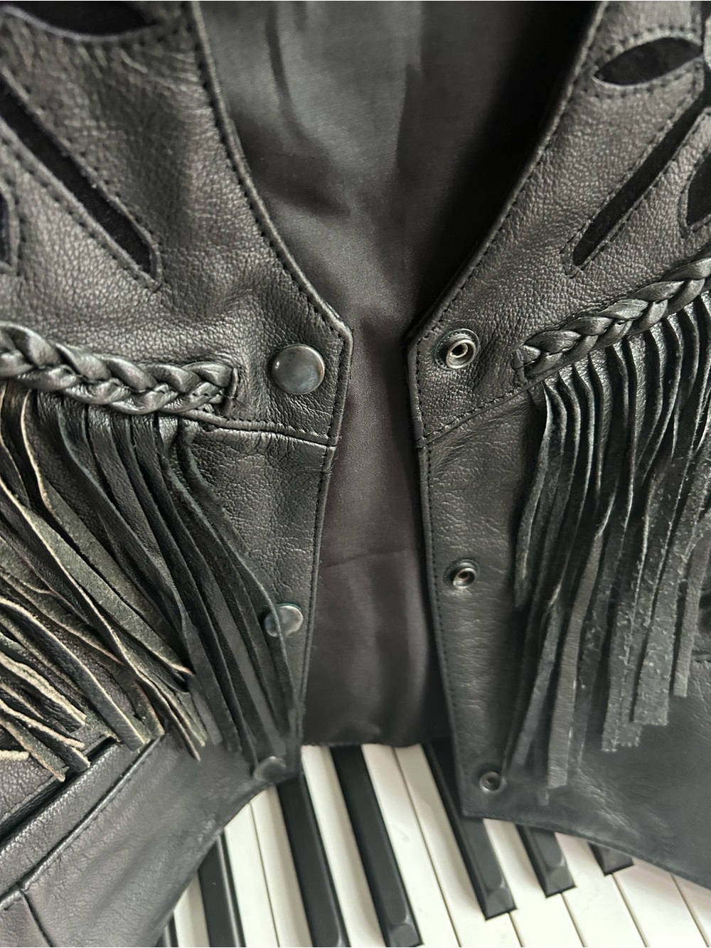 Vintage MOB Black Genuine Leather Fringe Western Vest Size 14 - Picture 11 of 16